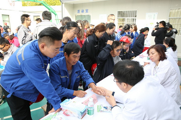 18-10-21南京市委送医服务重大项目活动正式启动 (7).JPG