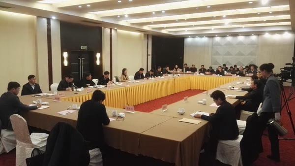 中共省委召开党外人士情况通报会 (2).jpg