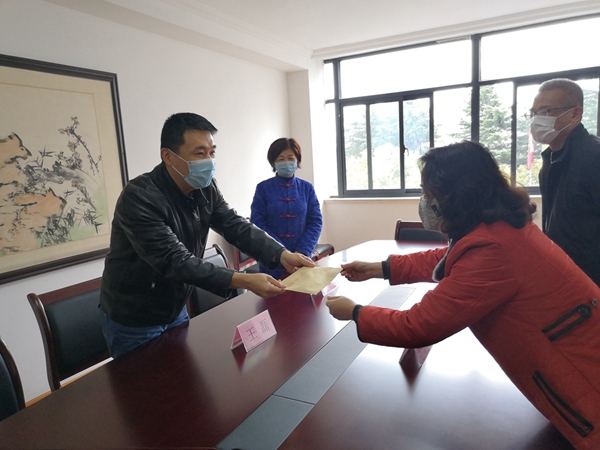 苏州慰问常熟刘璇家属1.jpg