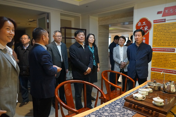 2021-04-15农工党江苏省委主委周健民来苏调研数字医疗  (6) - 复件.JPG