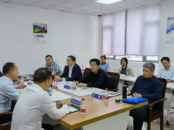 省市委开展数字化智慧医疗调研 (4).jpg