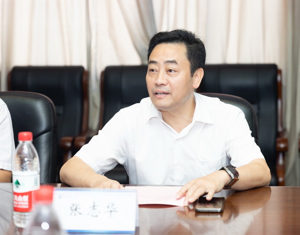 南京邮电大学党委常委、副校长张志华致欢迎辞.jpg