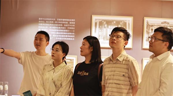 2023-05-29农工党苏州市委会新党员成长营第八组开展小组活动 (1).jpg