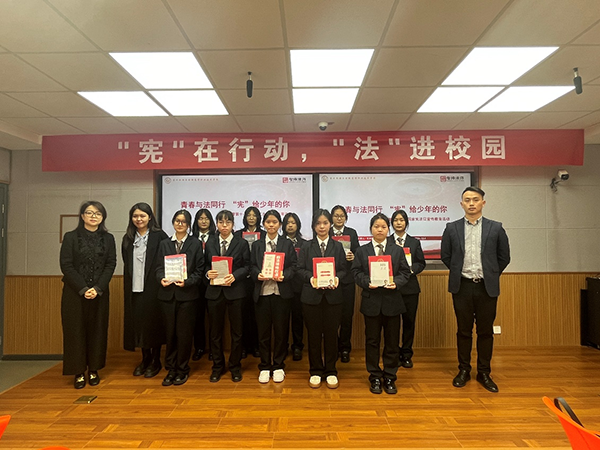 农工党苏州市委会社法委联合姑苏区基层委举办“‘宪’在行动，‘法’进校园”主题活动 (5).png