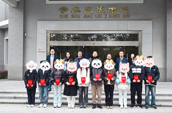 农工党常熟市委会举办爱心助学金颁奖仪式 (5).png