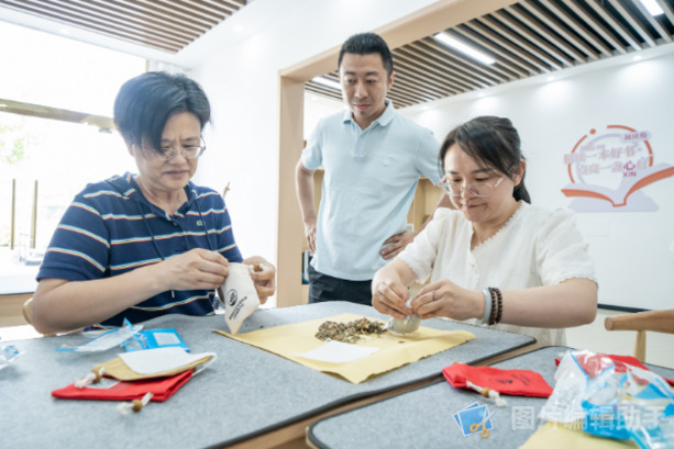 农工党常州市委会举行“环境与健康宣传周”活动4.jpg